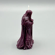 Lade das Bild in den Galerie-Viewer, Wraith Guardian candle
