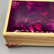 Laden und Abspielen von Videos im Galerie-Viewer, Custom Handmade Wood Box - two options/colors
